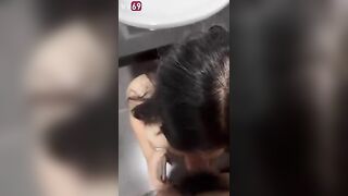 Bắt em bú lút cán rớt cả tinh có điện thoại còn không cho em nghe bắt bú tiếp