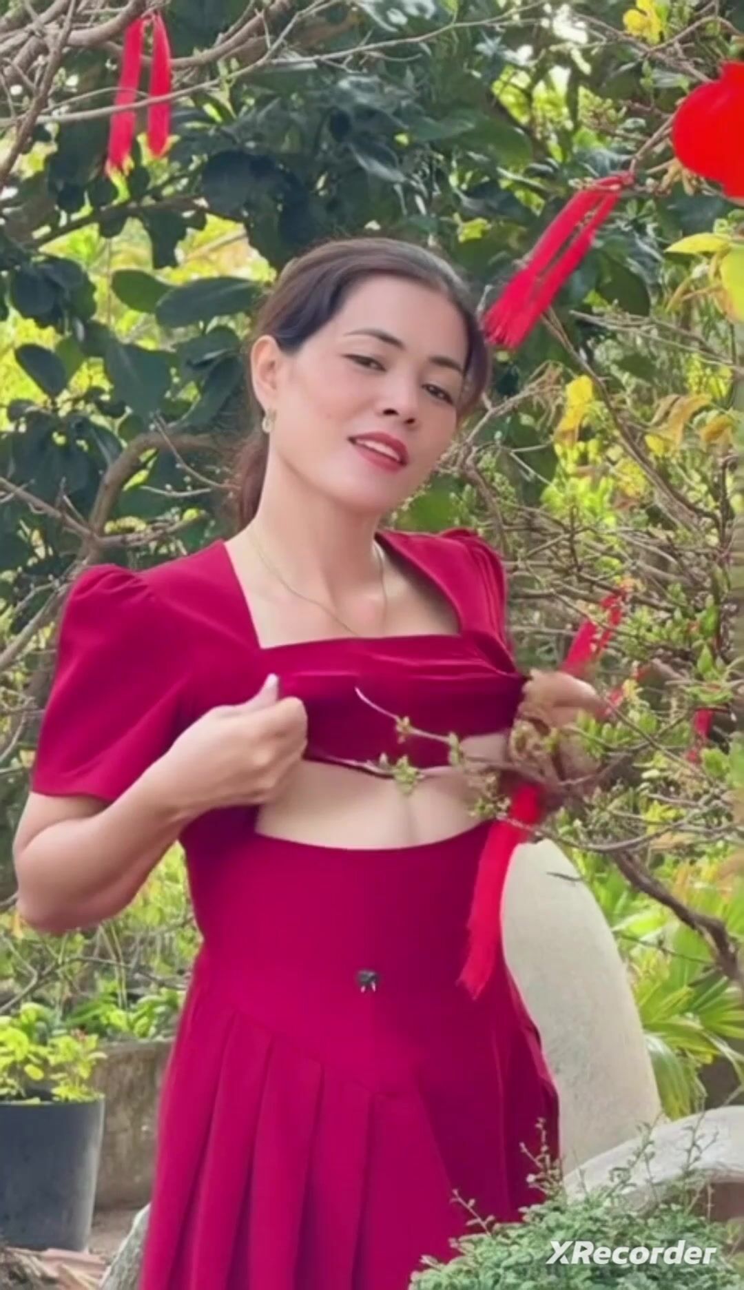 Cô giáo khoe vú (Ai)
