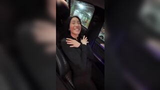 Bạn thân mà hở ra là đòi đụ