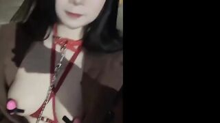 Gái Xinh Giữa Đêm Ra Đường Ngồi Đái Giữa Đường