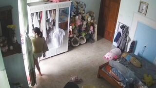 Hack camera phòng em gái xinh xắn vú đẹp