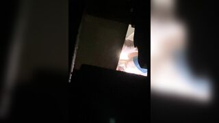 Lén tỉa lông lồn