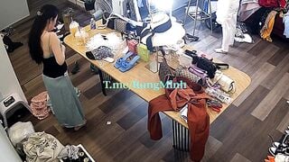 🍀🍀🍀 Hack Cam Mấy EM Live Stream Bán Hàng Thay Quần Áo Lộ Vú Đít Cực Hot P3🍀🍀🍀