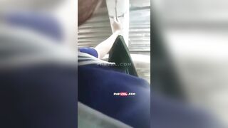 Doggy bé sinh viên Đại học kinh tế Công Nghiệp DLA trên chiếc võng ngay trước cửa nh