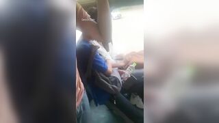Mò Vú Người Yêu Trên Xe Buýt Công Cộng Bị Quay Lại