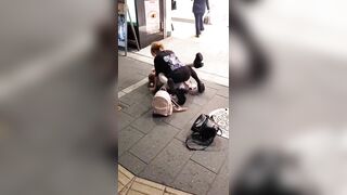 trưng "cái đó" ra đừng có thách nhé mí nhỏ!