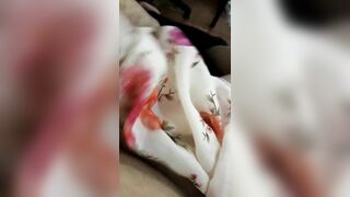 Tự sướng với váy của mẹ