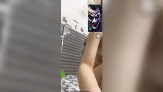 Call với anh người yêu khi đang tắm