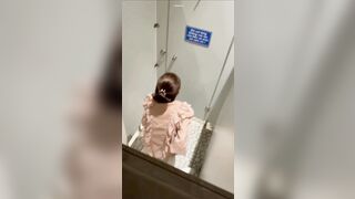 Toilet nhà hàng tiệc cưới