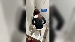 Toilet nhà hàng tiệc cưới 1