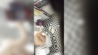 Ql nhà tắm e gái