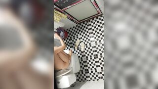 Ql nhà tắm e gái