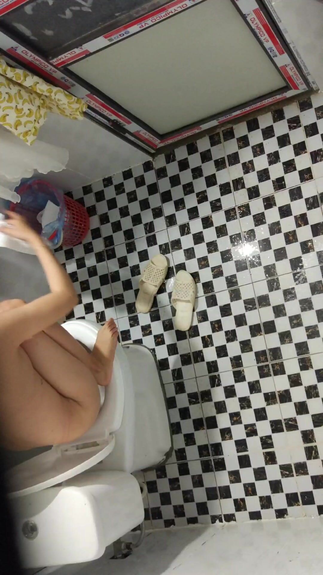 Ql nhà tắm e gái