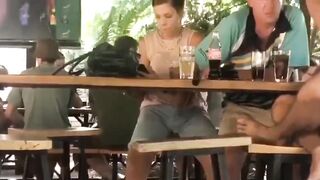 Quay trộm vợ chồng dâm đãng public quán nước
