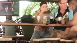 Quay trộm vợ chồng dâm đãng public quán nước