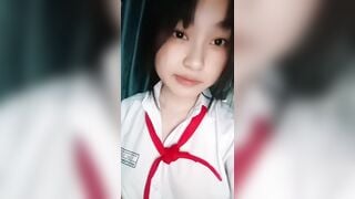 Cô bé quàng khăn đỏ, Show lồn không hề nhỏ, Rậm lông nhưng múp