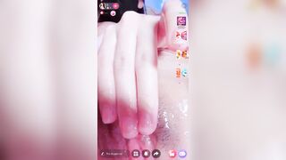 Em gái live thủ dâm lồn Hồng nhiều nước