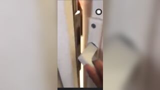 gái xinh nợ tiền không trả bị bạn quay lén đang ỉa🤣