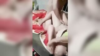 Clip[ Sex Anh Trai Ở Sơn Tây Rủ Bạn Về Hiếp Dâm Em Gái Mình