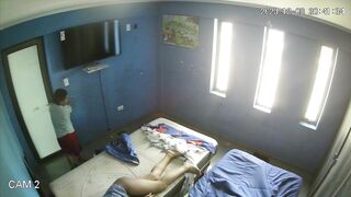 Ngủ mà ko mặc quần để Mẹ thấy