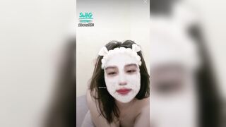 Hôm Nay Bồ Em Trà My Đi Vắng Em Nứng Quá Phải Thủ Dâm