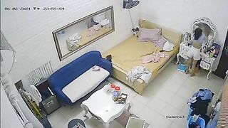 (HACK CAM) Em gái thay đò trần truồng uống éo trước gương