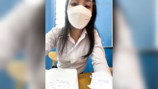 E gái học sinh show lồn trong lớp học lén nhấp toy siêu dâm