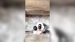 Cứ ra chơi là lại lén lút ra sau lớp học bú nhau