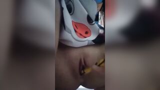 Con bạn thân vs cái bàn chải đánh răng đầy nước
