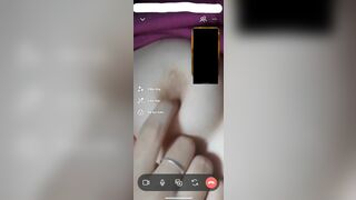 Gạ được bé này show vú trên ins
