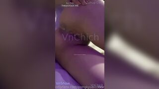 Leak clip e PongKyubu thủ dâm nứng lồn nước bắn tung toé trong karaoke