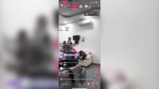 Clip Sex Vợ Long 9 Ngón Lộ Chem Chém Trên Live Hot