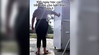 Em gái tui thích hành hạ con chem chp