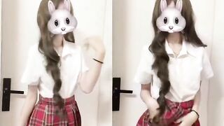 Em gai dance