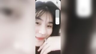 Giả gái xong gạ e gái 209 show xem lồn ai hồng hơn và cái kết