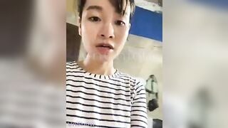 Gái quê đó dâm lắm, bố thì ở ngoài nch lấy ck, con thì thủ dâm sau lưng bố