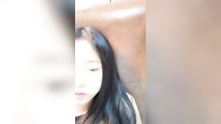 Lồn rậm lông thủ dâm khi bố mẹ đang nói chuyện, Đúng dâm nữ luôn rên to quá suýt chết