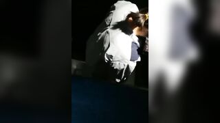 Quay lén e học sinh đi đái xem sex lén móc lồn luôn trong wc