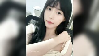 Gái xinh dâm
