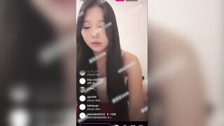 e gái khoe hàng lúc nứng 2