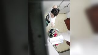 Clip Quay Lén Học Sinh Thay Đồ Diễn Văn Nghệ