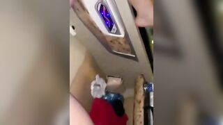 Rủ em ny ka10 đi đà lạt địt luôn trên xe khách