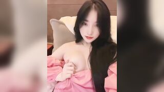 Hoa khôi Minh Thư, Học Sinh CBQ lộ clip xoa vú thủ dâm gửi bạn trai khoá trên