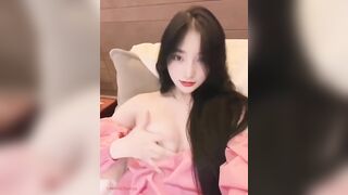 Hoa khôi Minh Thư, Học Sinh CBQ lộ clip xoa vú thủ dâm gửi bạn trai khoá trên