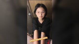 Siêu phẩm bé kính cận cực d,âm cực đáng yêu cho anh em đây full 2 clip 2 tiếng