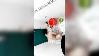 Clip Sex Đặt Cam Quay Lén Em Vợ Tắm Khi Đi Làm Về
