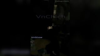 Nửa đêm bố mẹ check cam thấy ctrai đang phá Trinh cô e gái trong bếp