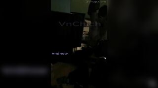 Nửa đêm bố mẹ check cam thấy ctrai đang phá Trinh cô e gái trong bếp