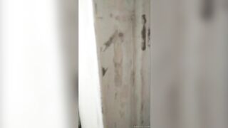 Giúp đỡ người anh em đút vào lỗ