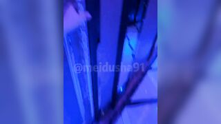 Thác loạn tập thể trong quán karaoke, e nhân viên bị 2 thg hiếp dâm ngay trên bàn